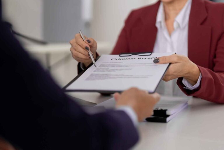 What services does a Notary Public in Dubai provide?