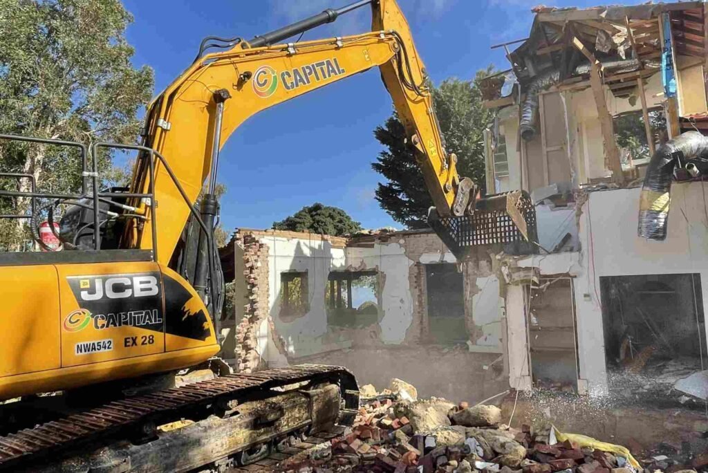 Practical Tips: Expert House Demolition Services In Smyrna