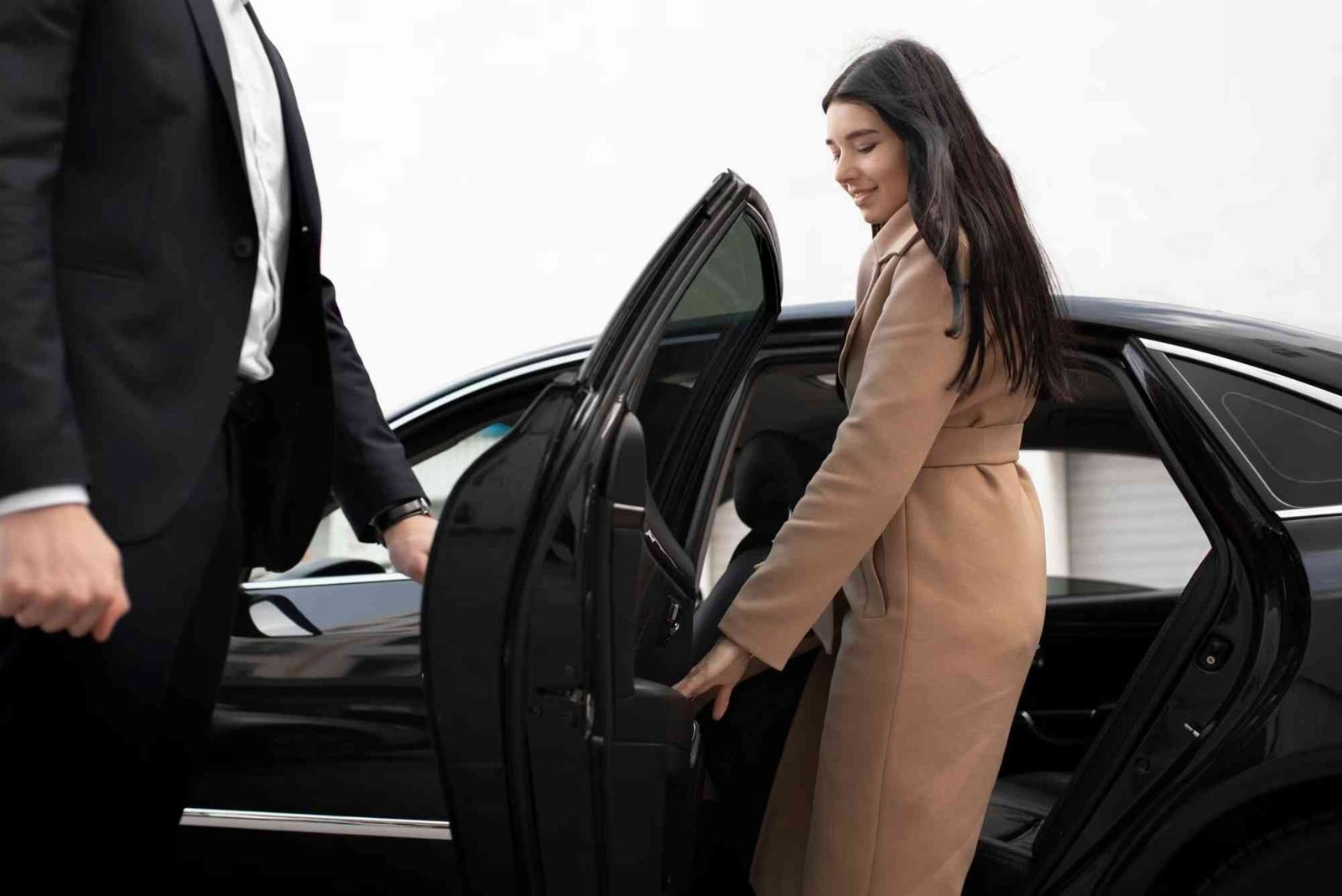 Practical Tips: Why Choose A Luxury Chauffeur Service In Dubai