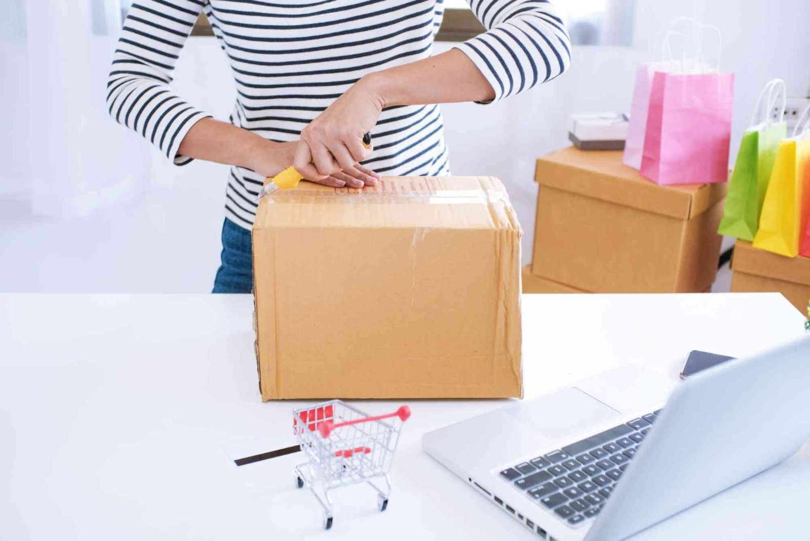 هل التوصيل العاجل يستغرق وقت أقل فعلاً