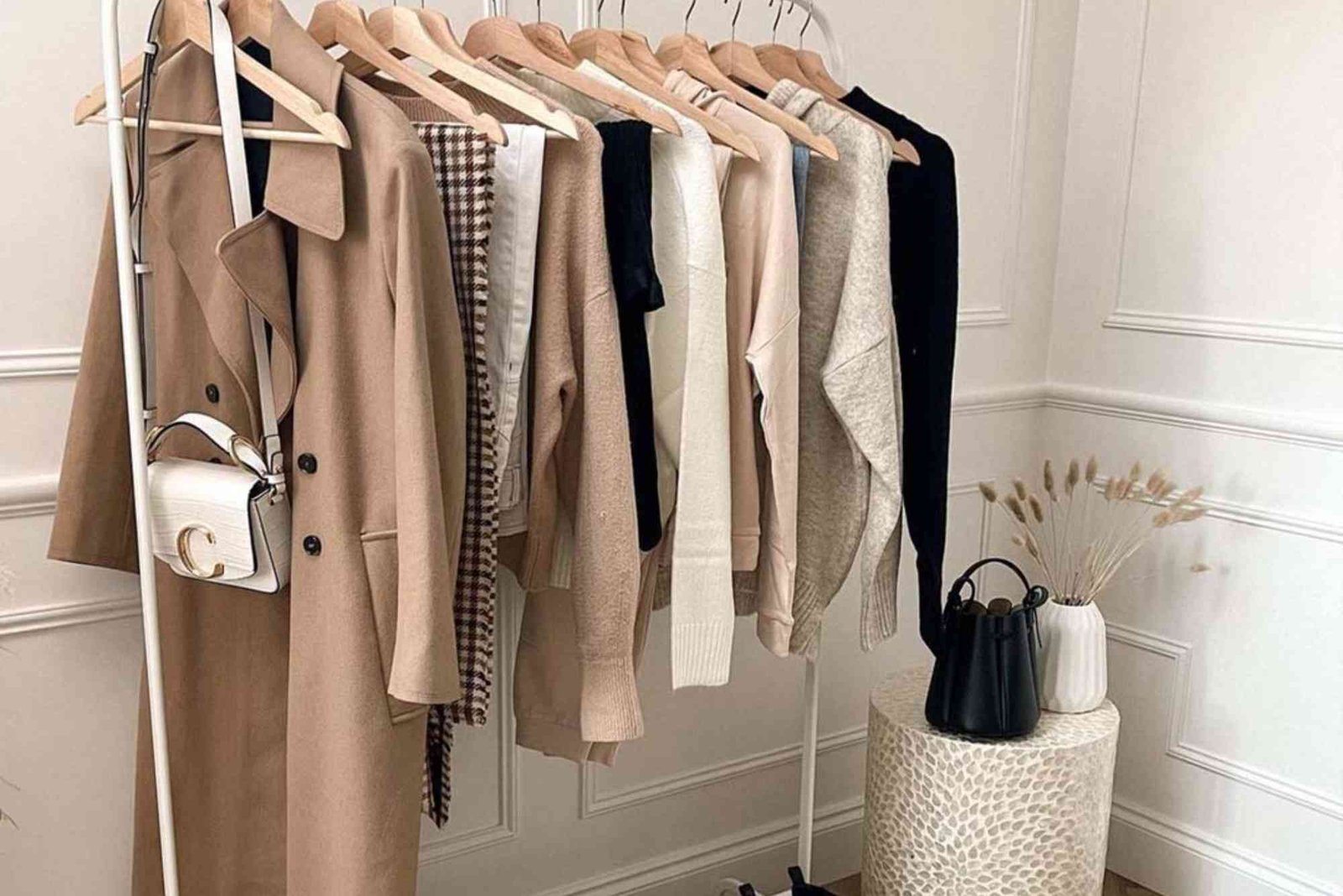 How to Build a Capsule Wardrobe for Women