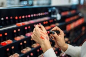 How to Choose the Perfect Lipstick Shade